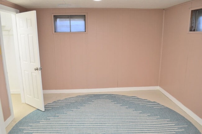 Building Photo - Beautiful Home in Excellent Murray Location!