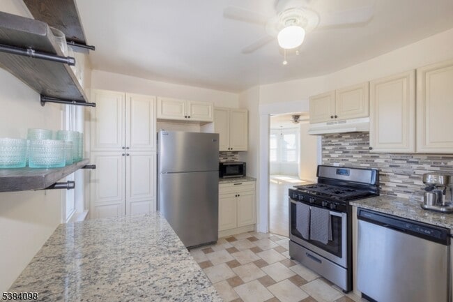 Building Photo - 617 Washington Ave