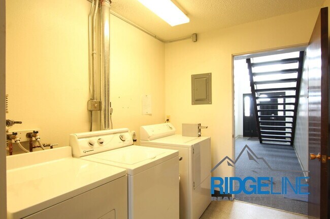 Building Photo - 228 13th Ave S