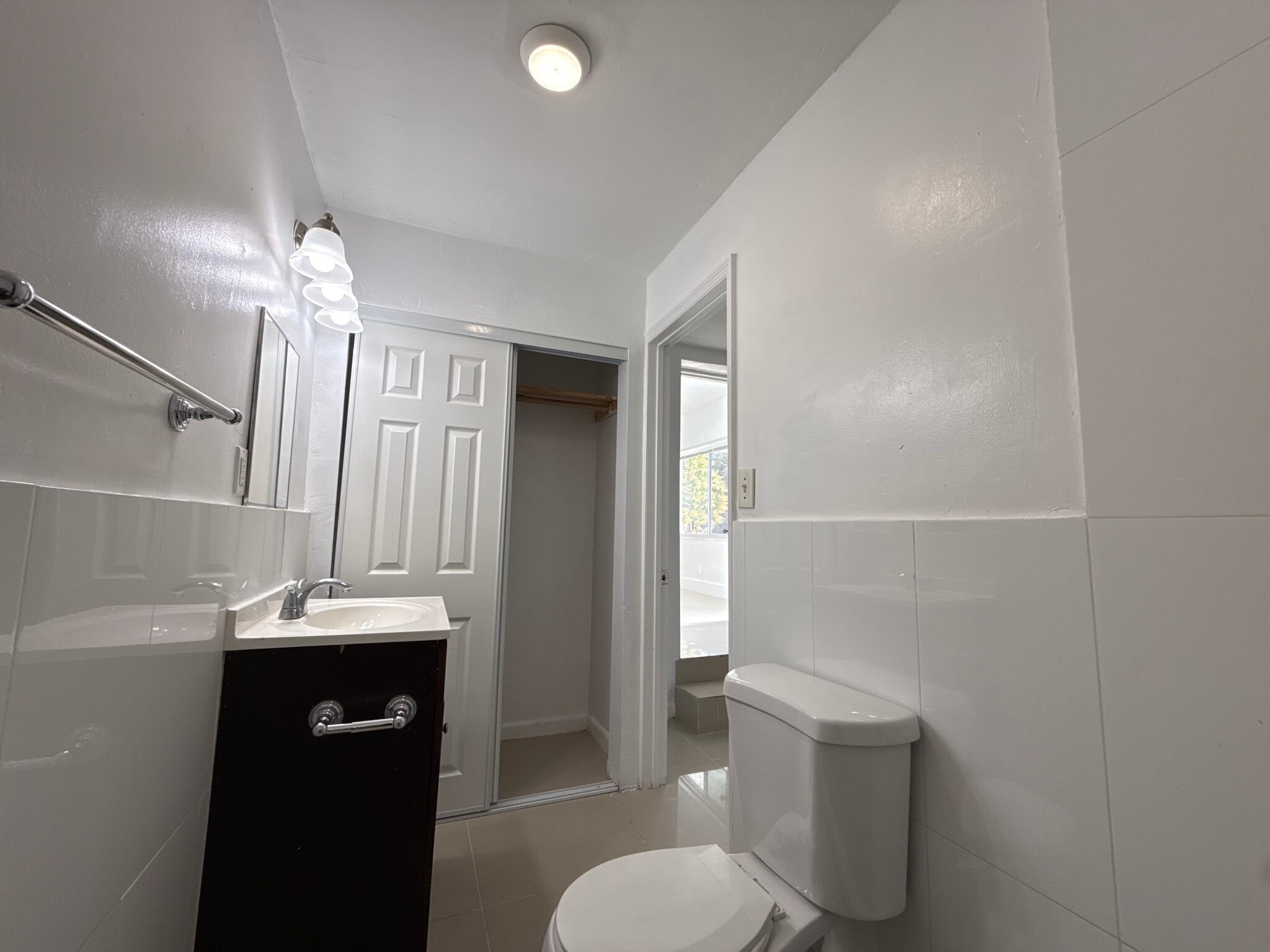 Building Photo - 911 NW 57th St