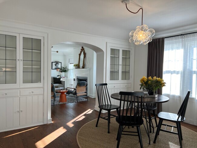 Built in cabinets - 4479 N Woodburn St