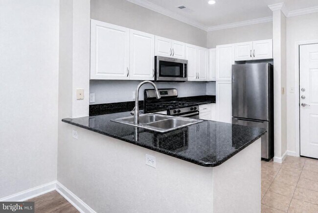 Building Photo - 12901 Centre Park Cir