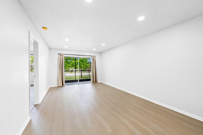 Building Photo - 4276 NW 89th Ave