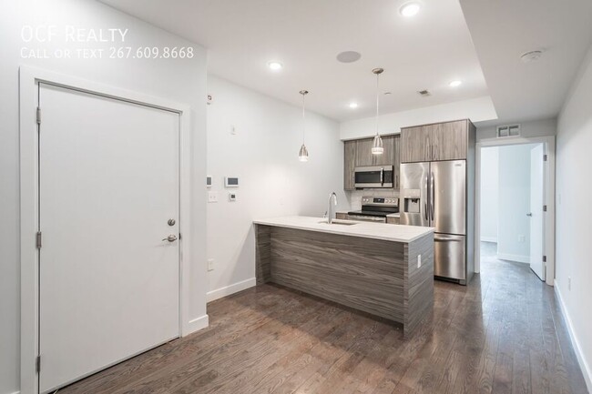 Building Photo - Two Bed Olde Kensington Apartment