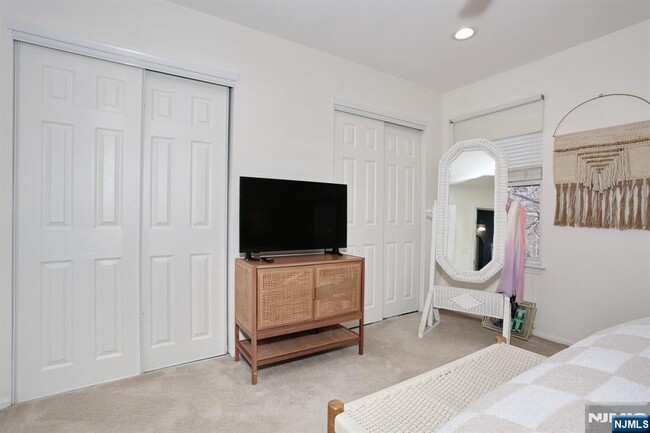 Building Photo - 2051 Charles