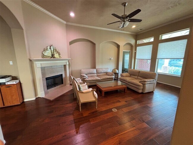 Building Photo - 3726 Golden Shores Dr