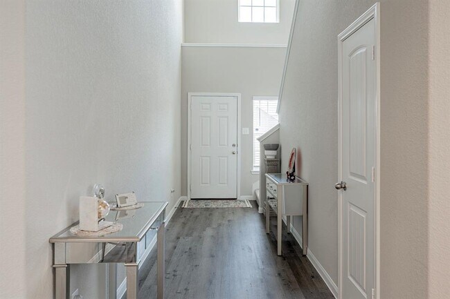 Building Photo - 4923 Blue Jacaranda Wy