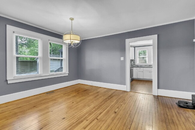 Building Photo - Cozy 2 Bed / 1 Bath Bungalow Near the Blue Ridge Mountains on Nearly 1 Acre $1,595/mo rent