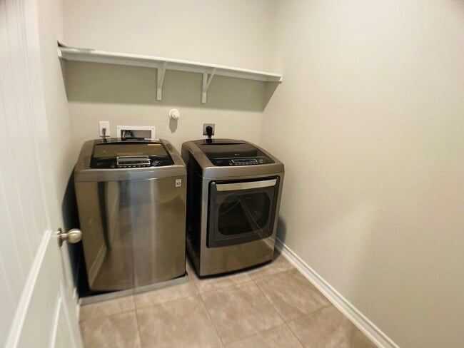 Building Photo - Charming Nestled Home near 281 and 1604