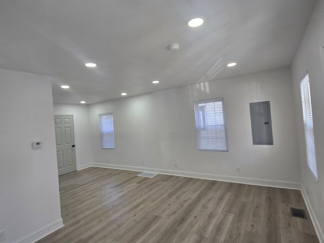 Building Photo - "Newly and beautifully remodeled 3-Bed home on Denmark Street!"