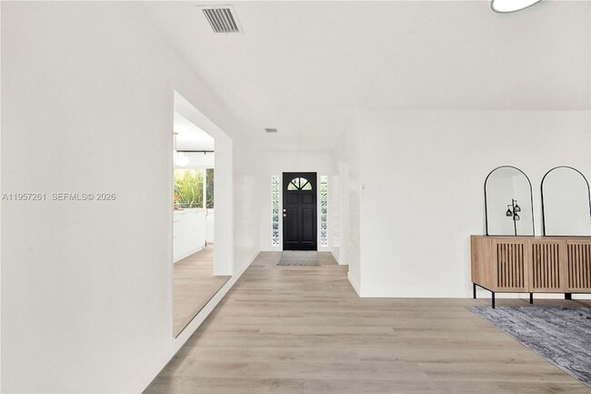 Building Photo - 51 NE 56th Ct