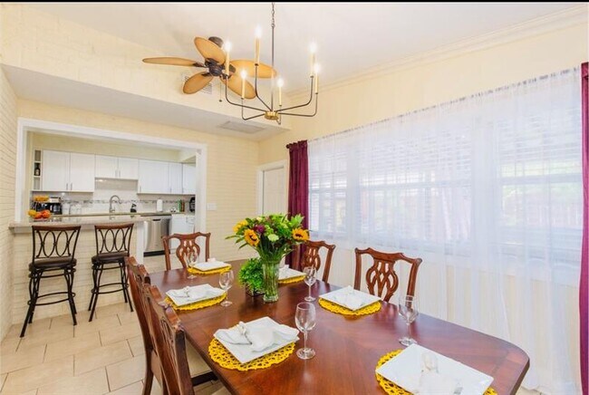 Building Photo - 279 Hach Ln