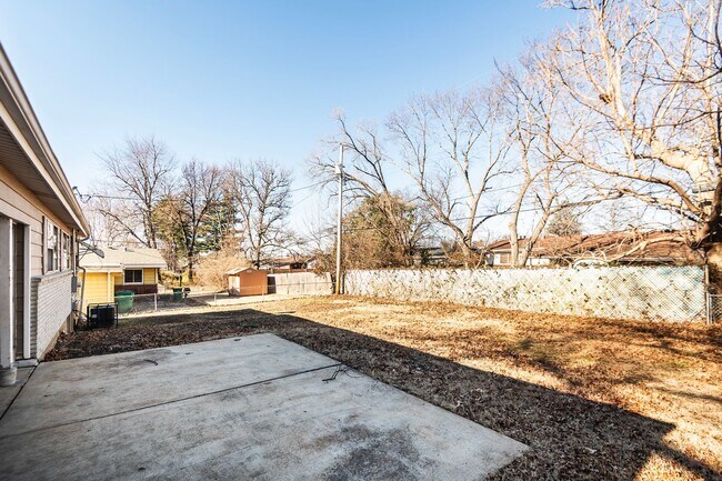 Building Photo - Amazing 3 Bedroom 1.5 Bathroom Home