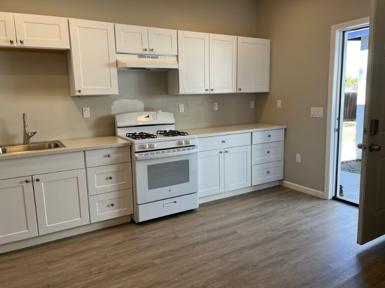 Building Photo - 201 Eaton Way