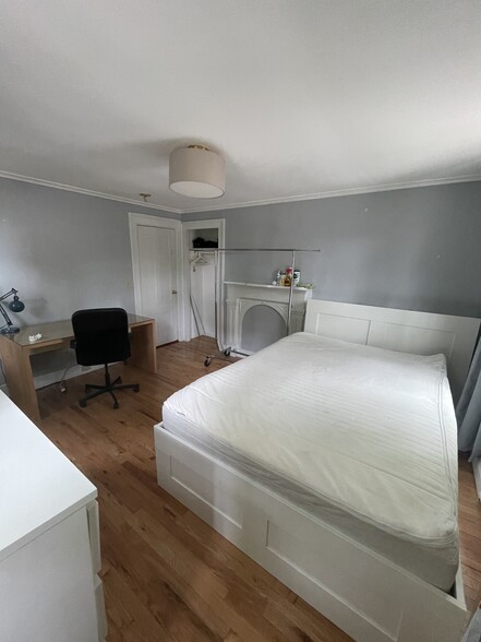 Building Photo - 215 Dwight St