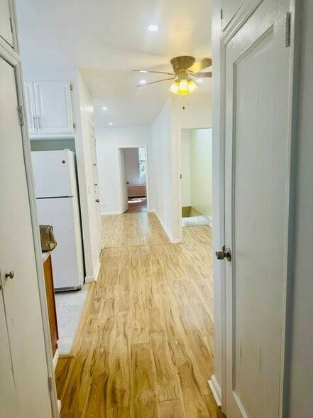 Building Photo - 351 E 91st St