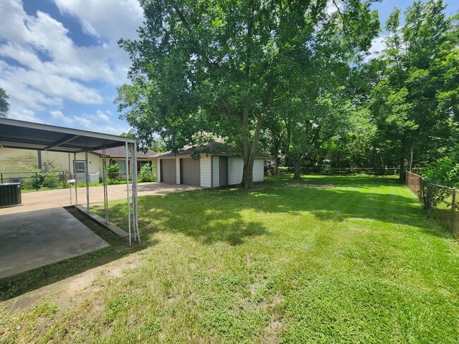 Building Photo - 610 Tovrea Rd