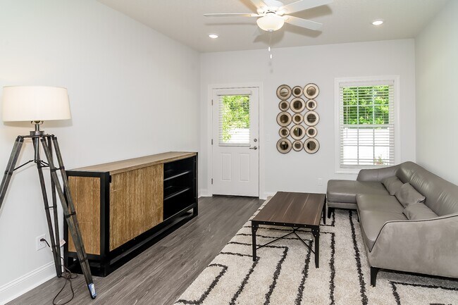 Building Photo - 1141 Walker Point Way