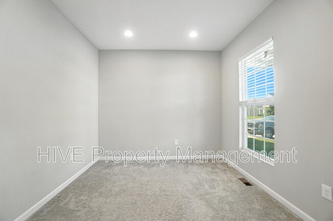 Building Photo - 6888 Lady Abigail Dr