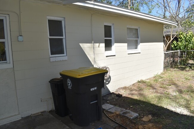 Building Photo - 4735 Redstone Dr