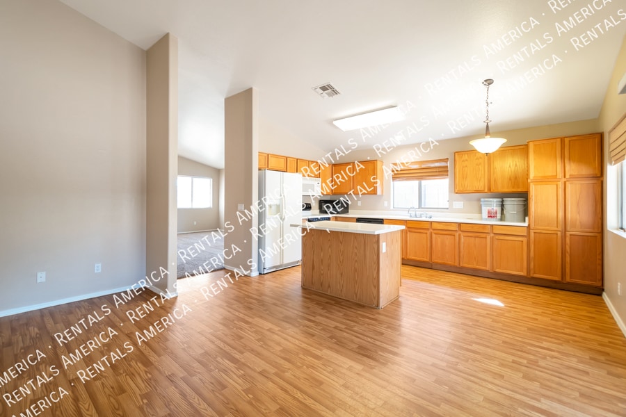 Building Photo - 30740 Maple Chase Dr