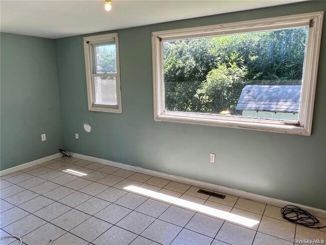 Building Photo - 22 Kelly Hill Rd