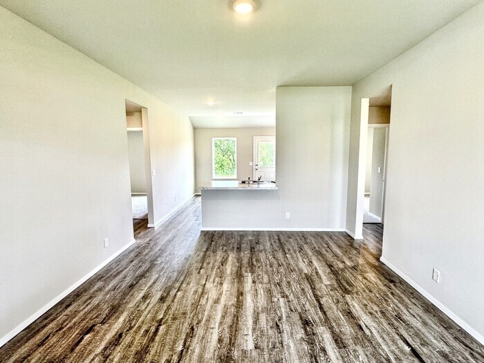 Building Photo - 8319 E Queens St