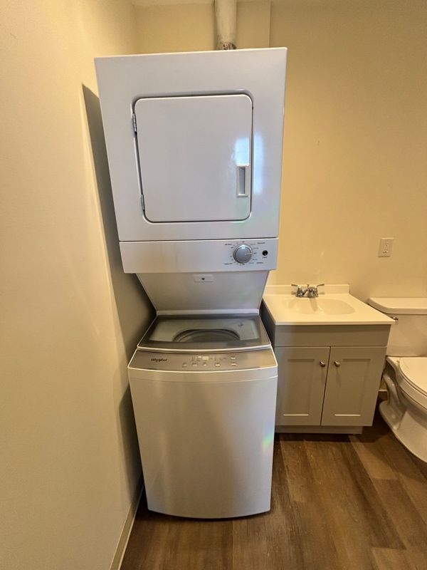 Building Photo - 641 Washington St