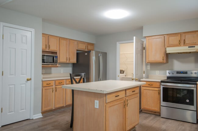 Building Photo - 1404 37th St