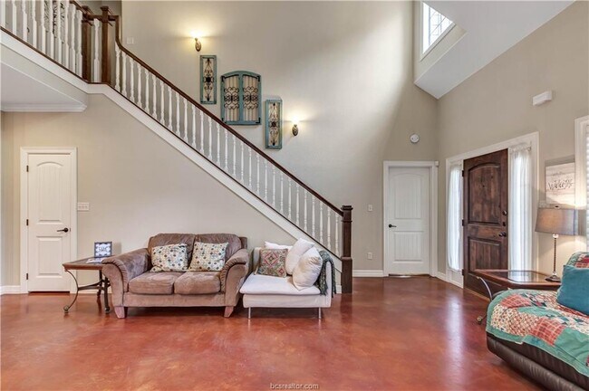 Building Photo - 1001 Welsh Ave