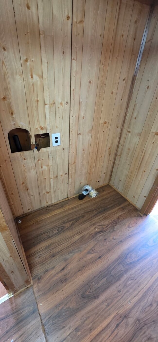 Building Photo - 8364 Cedar St