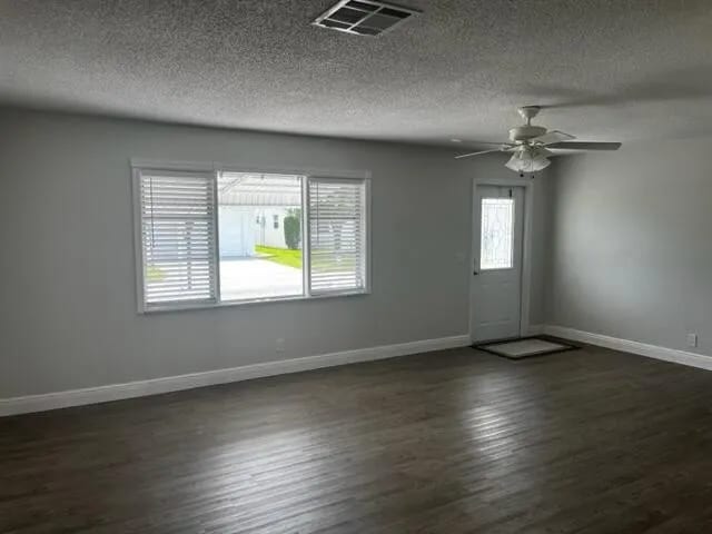 Building Photo - 1901 SW 14th Ave