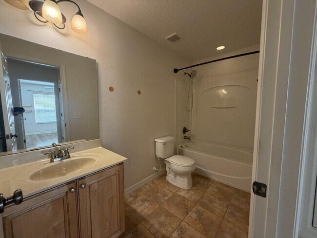 Building Photo - 505 Lake Eagle Ln
