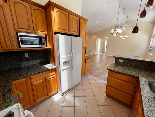 Building Photo - $5800 - Spacious 5 Beds 4 baths with large...
