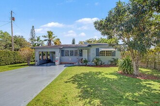 Building Photo - 7601 SW 59th Ct