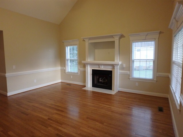 Building Photo - 166 Moonlight Dr