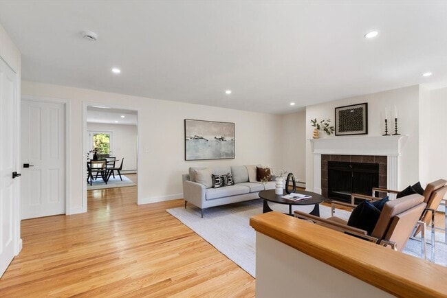 Building Photo - 29 Cottage St