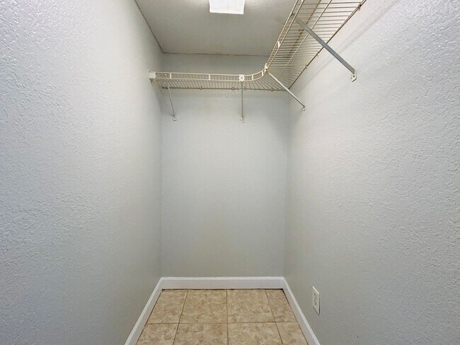 Building Photo - 41 E Winter Park St