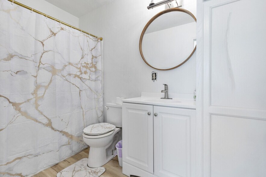 Building Photo - 1335 Nylic St