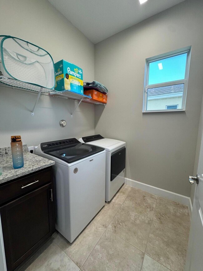 Building Photo - 5530 Macoon Wy