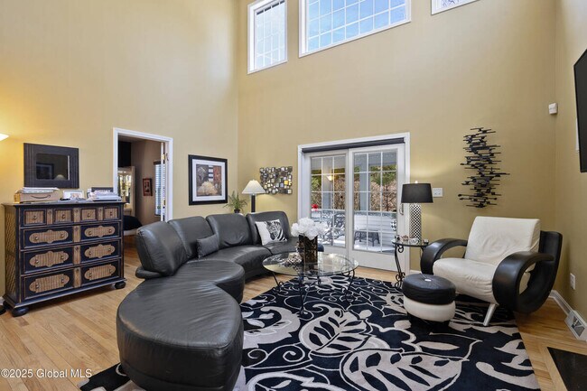 Building Photo - 91 Vista Dr