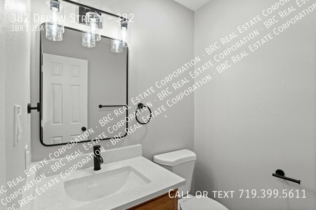 Building Photo - 382 Depew St