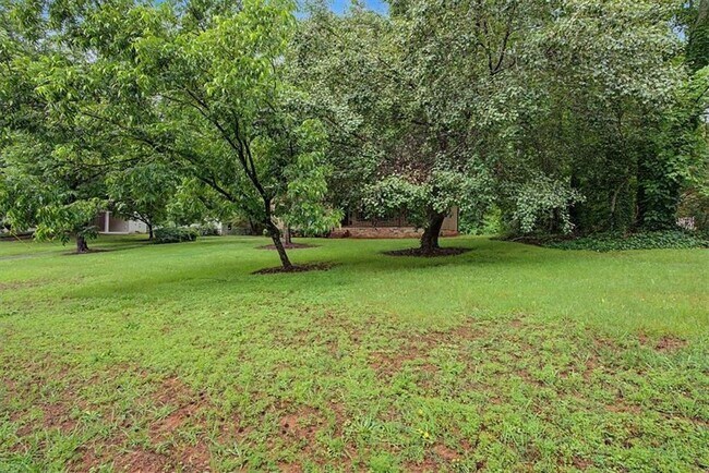 Building Photo - 2985 Fredrick Dr