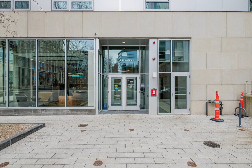 Building Photo - 5 Glassworks Ave