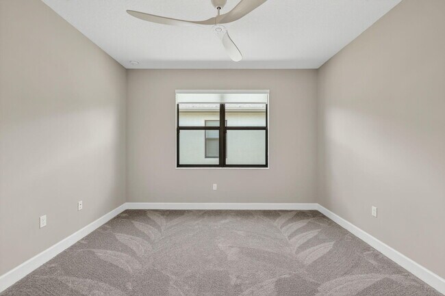 Building Photo - 12522 SW Emerald Estuary Ter