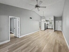 Building Photo - 330 Palmwood Pl