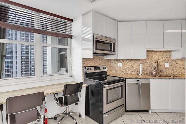 Building Photo - 1340 S Ocean Blvd