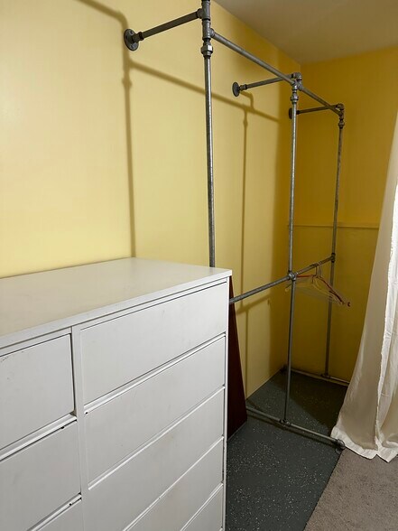 Closet in bedroom - 108 Lisa Dr