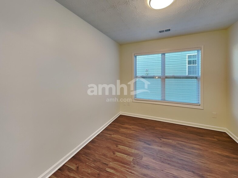 Building Photo - 4294 Windale Dr NW