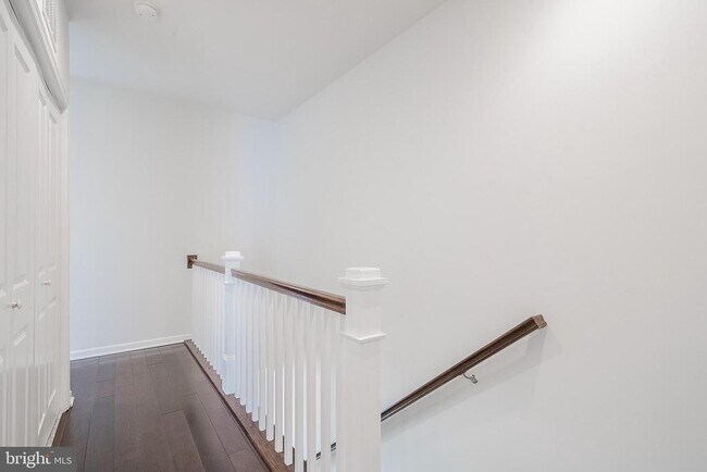 Building Photo - 23654 Hopewell Manor Terrace